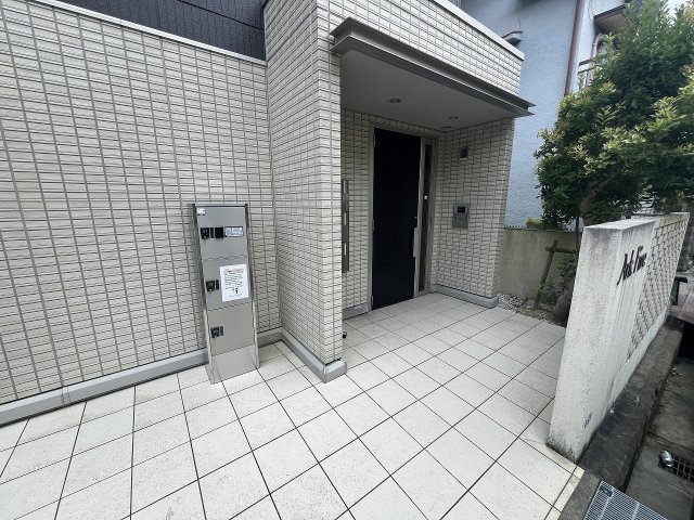 アークファイブのエントランス