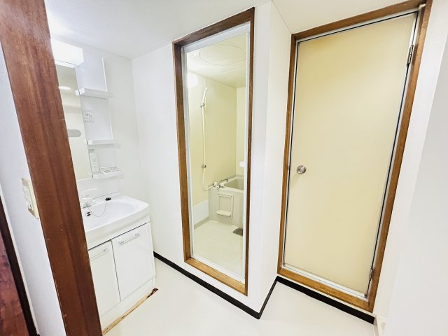 〇ネクスコート旭の独立洗面台