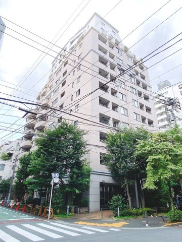 アクシア新宿御苑の外観