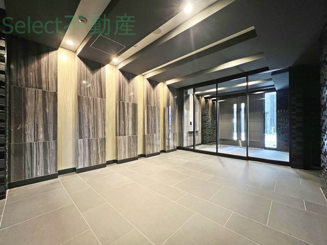 プレサンス千種駅前レイズのエントランス