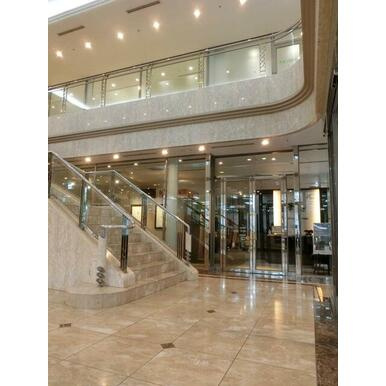 アーバンセンター横浜ウエストのロビー