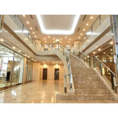 アーバンセンター横浜ウエストのロビー