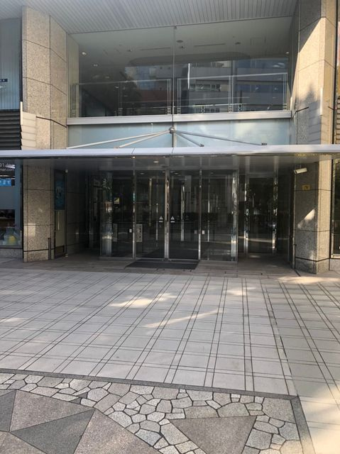 アーバンセンター横浜ウエストのエントランス