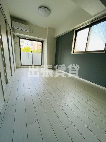 仲介手数料0円！THE RESIDENCE SHINSAKAEの居間・リビング