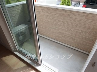 安芸高田市吉田町常友のアパートのバルコニー