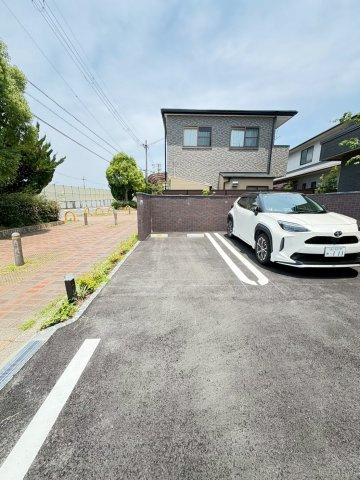 シャーメゾンクレリアの駐車場