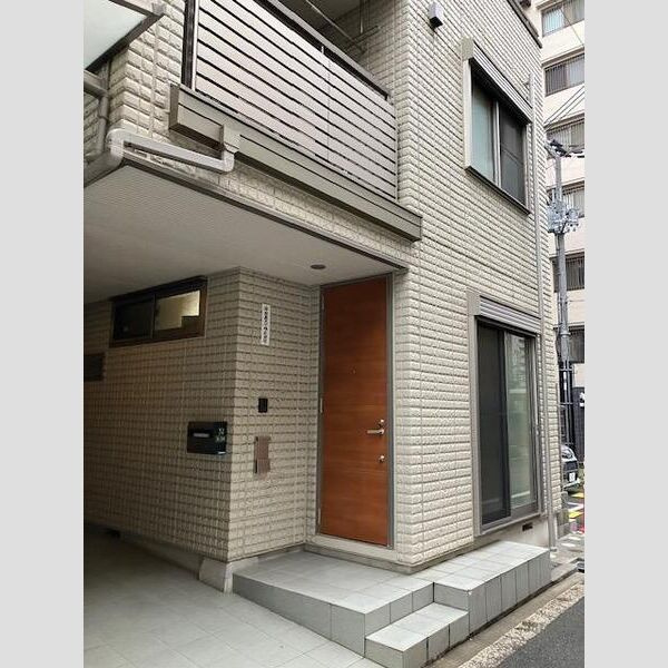 大阪市北区浮田１丁目の店舗一部の外観