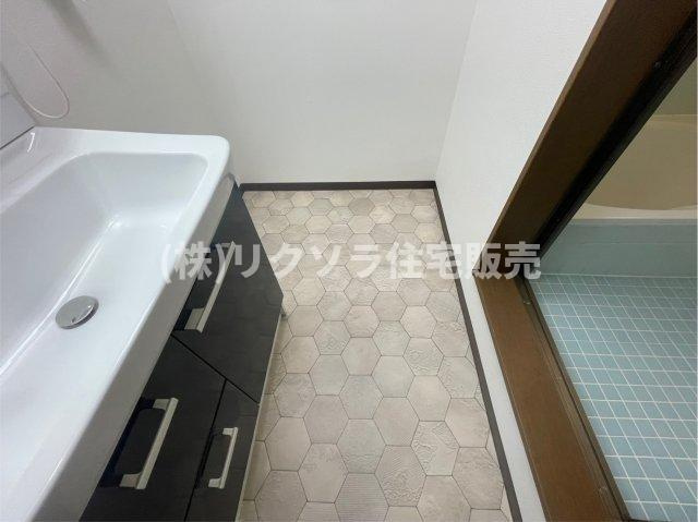 池田本町　中古一戸建ての脱衣所|■物件内覧・資金計画相談・住宅ローン相談、リフォーム相談、お問合せ受付中■
※当日・翌日のご内覧、ご相談はお電話でのお問合せがスムーズです！