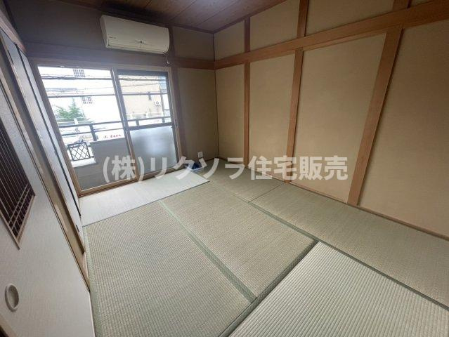 池田本町　中古一戸建ての和室|和室6.0帖
■物件内覧・資金計画相談・住宅ローン相談、リフォーム相談、お問合せ受付中■
※当日・翌日のご内覧、ご相談はお電話でのお問合せがスムーズです！