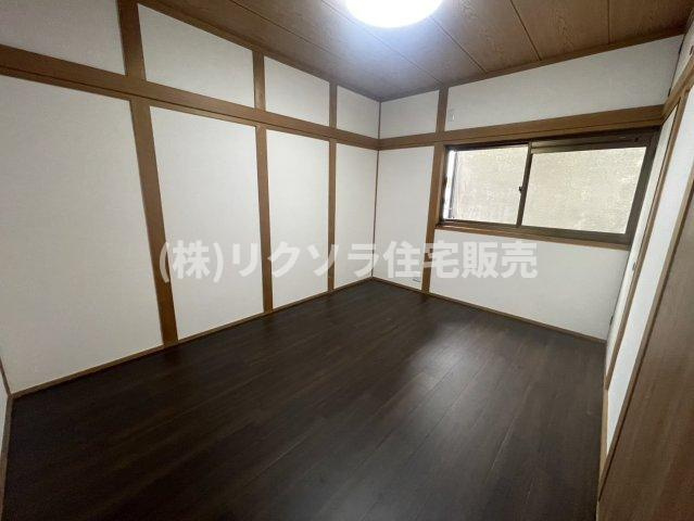 池田本町　中古一戸建ての洋室|洋室6.0帖
■物件内覧・資金計画相談・住宅ローン相談、リフォーム相談、お問合せ受付中■
※当日・翌日のご内覧、ご相談はお電話でのお問合せがスムーズです！