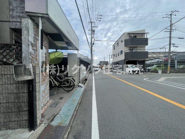 池田本町　中古一戸建ての前面道路含む現地写真|■物件内覧・資金計画相談・住宅ローン相談、リフォーム相談、お問合せ受付中■
※当日・翌日のご内覧、ご相談はお電話でのお問合せがスムーズです！