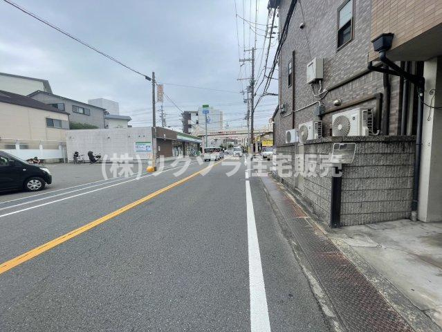 池田本町　中古一戸建ての前面道路含む現地写真|■物件内覧・資金計画相談・住宅ローン相談、リフォーム相談、お問合せ受付中■
※当日・翌日のご内覧、ご相談はお電話でのお問合せがスムーズです！