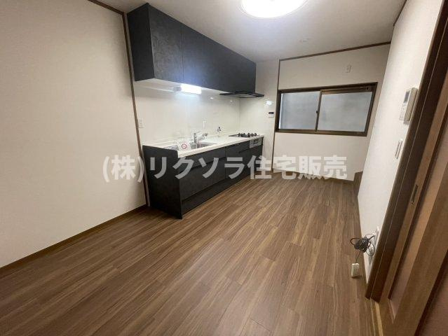 池田本町　中古一戸建ての居間・リビング|DK7.5帖
■物件内覧・資金計画相談・住宅ローン相談、リフォーム相談、お問合せ受付中■
※当日・翌日のご内覧、ご相談はお電話でのお問合せがスムーズです！