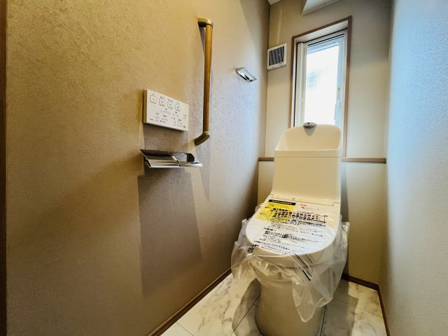 【トイレ】 | 深谷市上柴町東３丁目　フェリディアガーデン　新築戸建　全6区画　3号棟