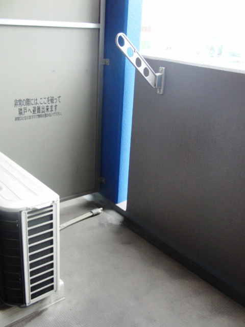 マインズコム新北野のバルコニー