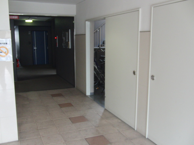 マインズコム新北野のロビー