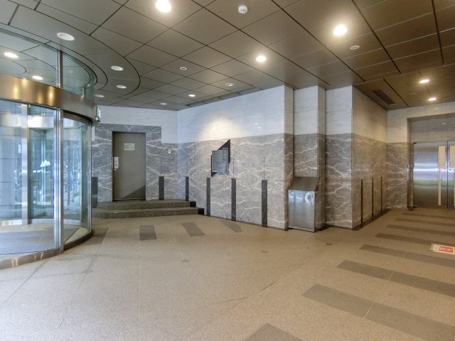 シンデン本社ビルのロビー