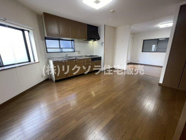 堀溝３丁目　中古一戸建てのダイニング|LDK18.25帖
■物件内覧・資金計画相談・住宅ローン相談、リフォーム相談、お問合せ受付中■
※当日・翌日のご内覧、ご相談はお電話でのお問合せがスムーズです！