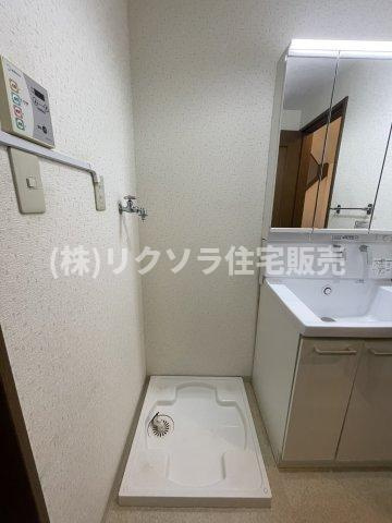 堀溝３丁目　中古一戸建てのランドリースペース|ドラム式も設置可能
■物件内覧・資金計画相談・住宅ローン相談、リフォーム相談、お問合せ受付中■
※当日・翌日のご内覧、ご相談はお電話でのお問合せがスムーズです！