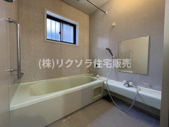 堀溝３丁目　中古一戸建ての浴室|浴室乾燥機付き
■物件内覧・資金計画相談・住宅ローン相談、リフォーム相談、お問合せ受付中■
※当日・翌日のご内覧、ご相談はお電話でのお問合せがスムーズです！