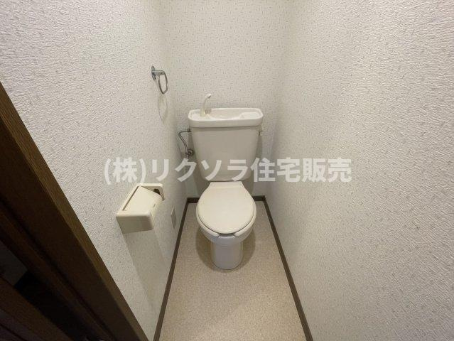 堀溝３丁目　中古一戸建てのトイレ|■物件内覧・資金計画相談・住宅ローン相談、リフォーム相談、お問合せ受付中■
※当日・翌日のご内覧、ご相談はお電話でのお問合せがスムーズです！