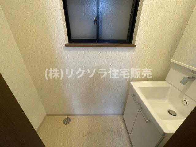 堀溝３丁目　中古一戸建ての設備|洗面室
■物件内覧・資金計画相談・住宅ローン相談、リフォーム相談、お問合せ受付中■
※当日・翌日のご内覧、ご相談はお電話でのお問合せがスムーズです！