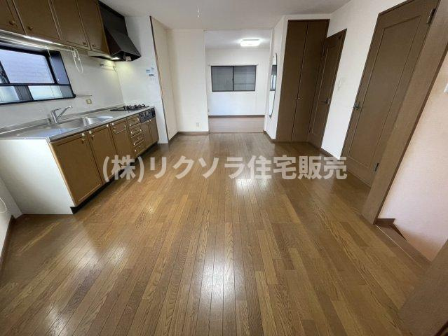 堀溝３丁目　中古一戸建てのキッチン|LDK18.25帖
■物件内覧・資金計画相談・住宅ローン相談、リフォーム相談、お問合せ受付中■
※当日・翌日のご内覧、ご相談はお電話でのお問合せがスムーズです！