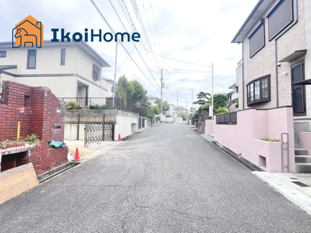 神戸市西区春日台1丁目　土地のその他|前面道路は6.5M幅で広々しています。駐車がし易く、車の対面のすれ違いも楽にできます。