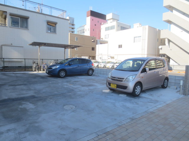 ラ・メゾン天王台の駐車場|★敷地内駐車場★※現在満車