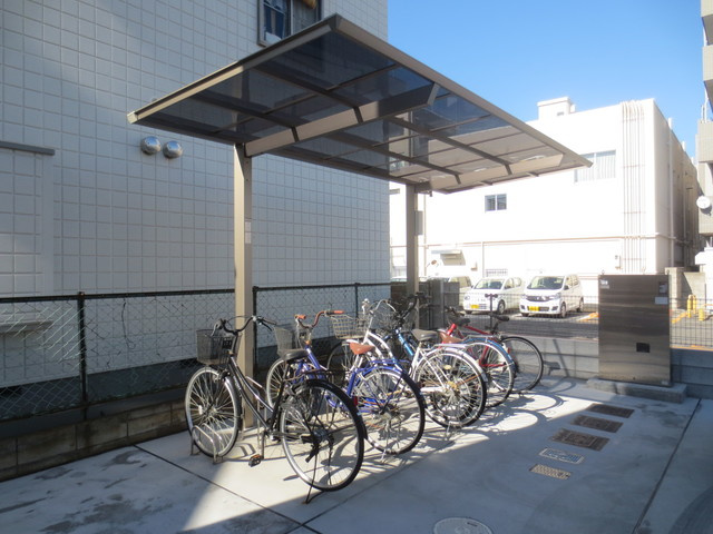 ラ・メゾン天王台のロビー|★屋根付き駐輪場★