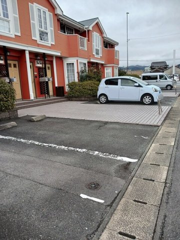 メープルタウンＡの駐車場