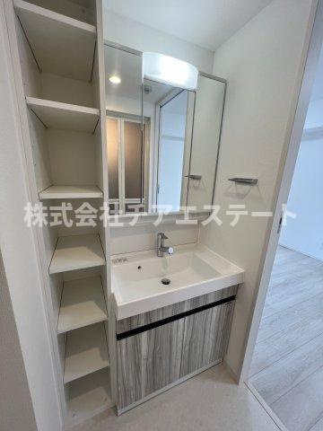 【洗面所】 | アイルプレミアム月島 | 脱衣スペースもあります