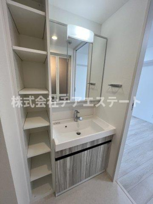 【洗面所】 | アイルプレミアム月島 | 脱衣スペースもあります