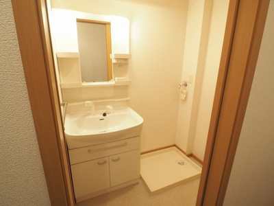 【洗面所】 | プラスパーⅠ | 脱衣スペースもあります