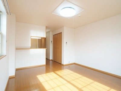 【居間・リビング】 | プラスパーⅠ | 退去予定ですが大人気物件ですので、是非一度ご検討下さい。
