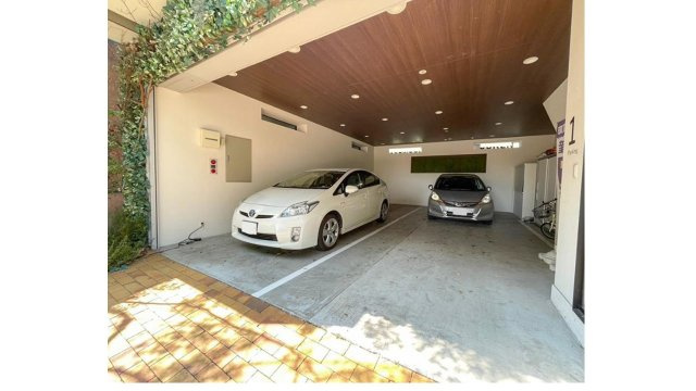 神戸市中央区南本町通2丁目　一棟ビルの駐車場