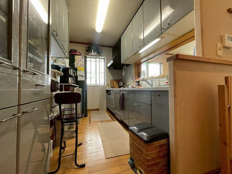 国松町　中古一戸建てのキッチン|システムキッチン
■物件内覧・資金計画相談・住宅ローン相談、リフォーム相談、お問合せ受付中■
※当日・翌日のご内覧、ご相談はお電話でのお問合せがスムーズです！