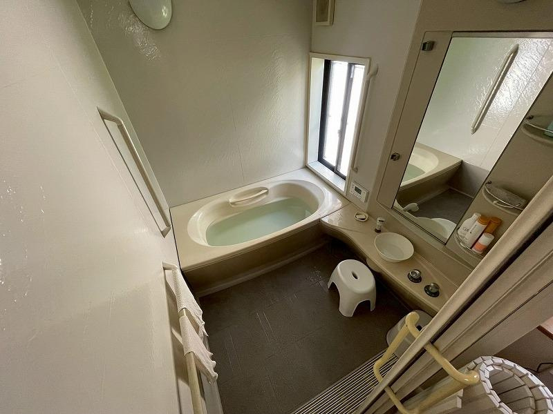 国松町　中古一戸建ての浴室|オートバス
■物件内覧・資金計画相談・住宅ローン相談、リフォーム相談、お問合せ受付中■
※当日・翌日のご内覧、ご相談はお電話でのお問合せがスムーズです！