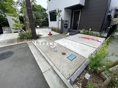 【仲介手数料０円】秦野市南矢名　中古一戸建ての駐車場|【仲介手数料０円】秦野市南矢名　中古一戸建て