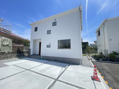 【外観】 | 読谷村比謝　第3（全3棟）3号棟 | 3号棟　並列駐車2台可♪