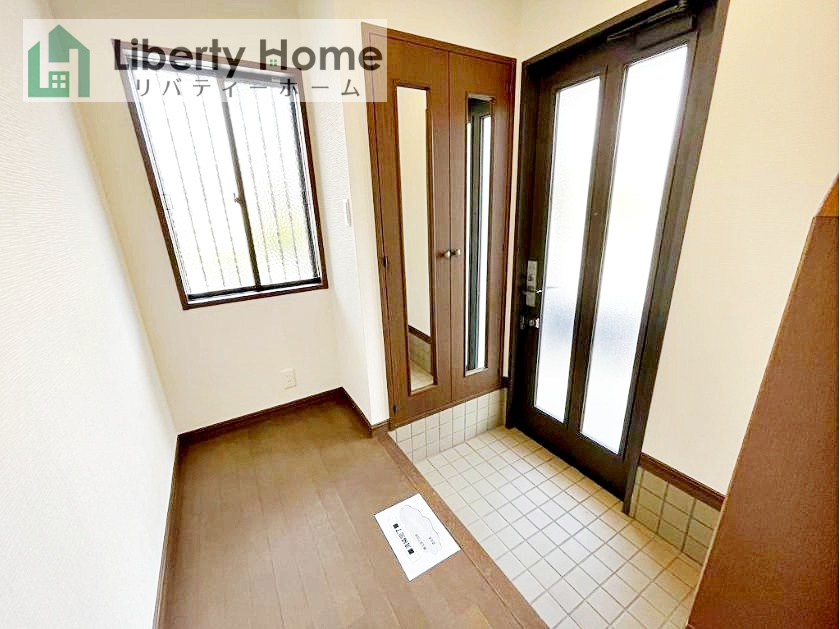 守谷市松前台７丁目　中古戸建の玄関