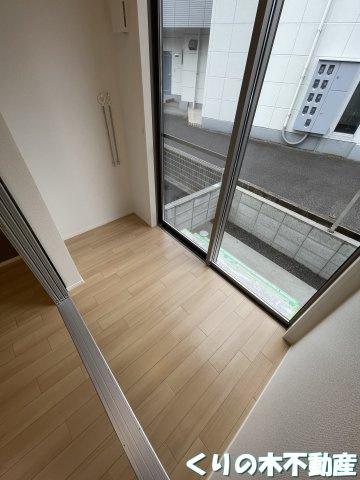 【内装】 | N Anchorage | 明るい色調の室内です