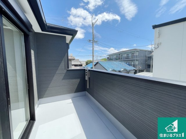 八尾市山本町北　第6期　新築一戸建てのバルコニー|日当たりのよいバルコニー！お部屋が開放的に！