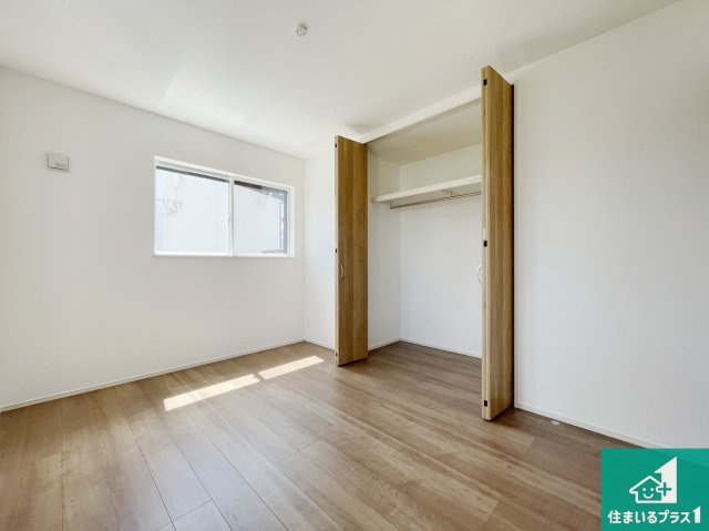 八尾市山本町北　第6期　新築一戸建ての洋室|収納スペースが充実しているので子供の成長に合わせてたくさん収納ができます！家族構成に合わせた様々な活用ができる収納！