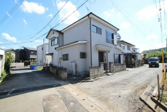 【中古】日高市上鹿山中古住宅の外観|解放感ある角地☆
内覧すぐご案内できます！
