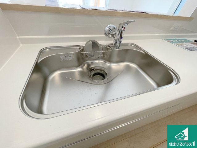 枚方市長尾家具町　第11期　新築一戸建ての浴室|洗い物も楽にできる、広々シンク！