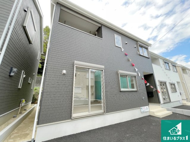 枚方市長尾家具町　第11期　新築一戸建ての外観|安心の10年保証！外観を美しく保ち、雨水で汚れを落とします！気になることがありましたら、お気軽にお問い合わせください！