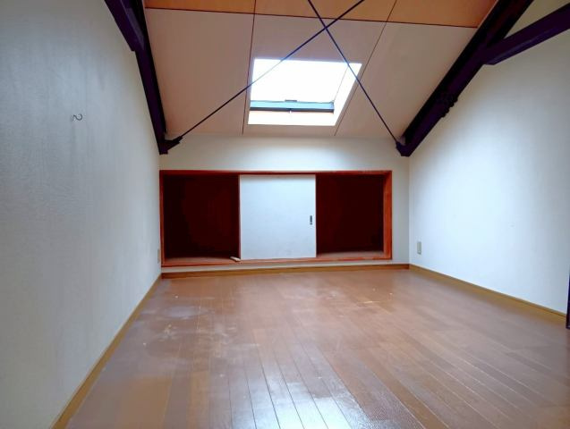 高知市堺町　中古一戸建ての洋室|使い勝手のいい洋室です