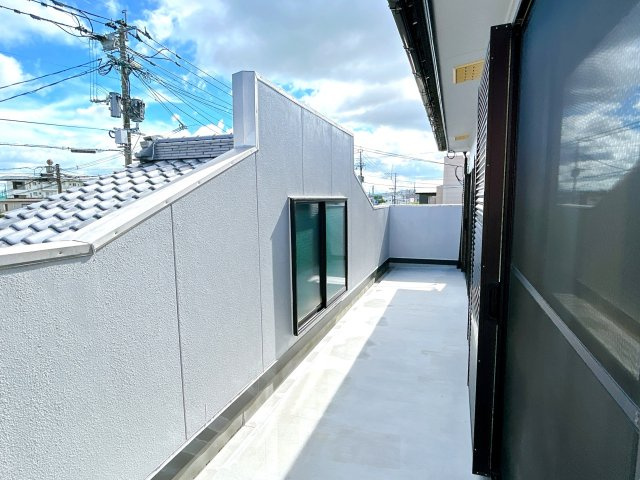 都城市花繰町の中古一戸建のバルコニー