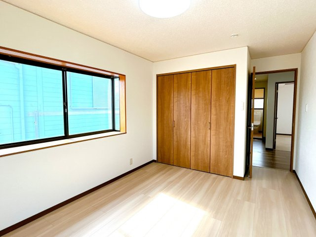 都城市花繰町の中古一戸建の洋室